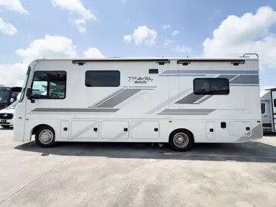 2025 Entegra Coach Travel Supreme photo 22