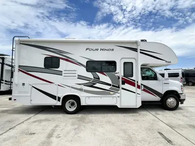 2023 Thor Motor Coach Four Winds photo 25