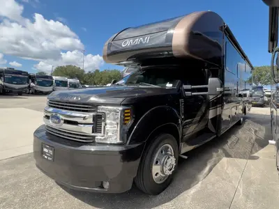 2020 Thor Motor Coach Omni photo 25