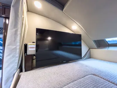 2020 Thor Motor Coach Omni photo 5