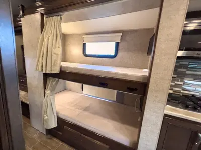 2020 Thor Motor Coach Omni photo 20