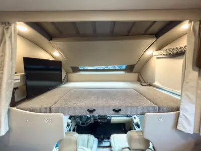 2020 Thor Motor Coach Omni photo 4