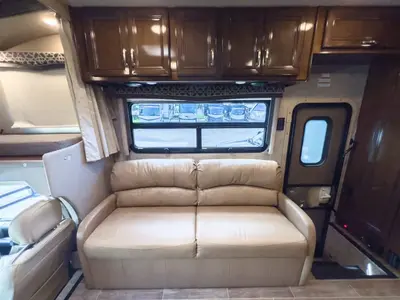 2020 Thor Motor Coach Omni photo 15