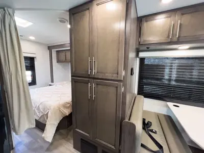 2025 Entegra Coach Odyssey SE photo 15