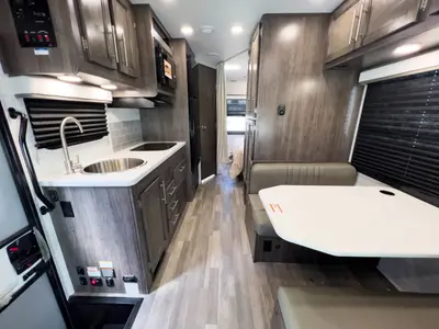 2025 Entegra Coach Odyssey SE photo 6