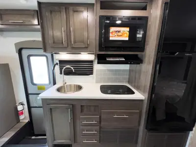 2025 Entegra Coach Odyssey SE photo 8