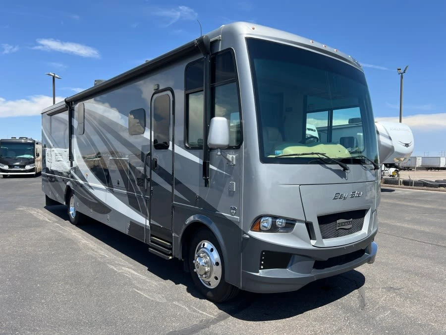 2021 Newmar BAY Star exterior