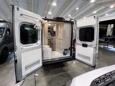 2022 Thor Motor Coach Rize photo 2