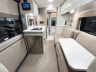 2022 Thor Motor Coach Rize photo 5