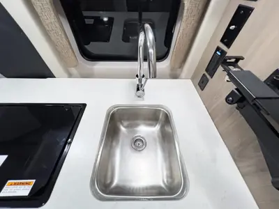 2022 Thor Motor Coach Rize photo 8