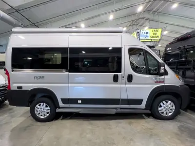 2022 Thor Motor Coach Rize photo 19