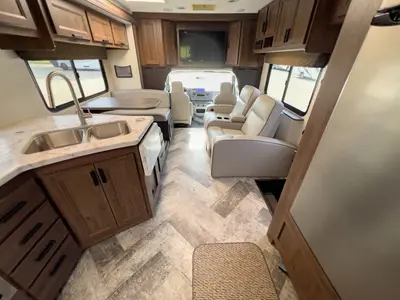 2021 Forest River Sunseeker photo 3