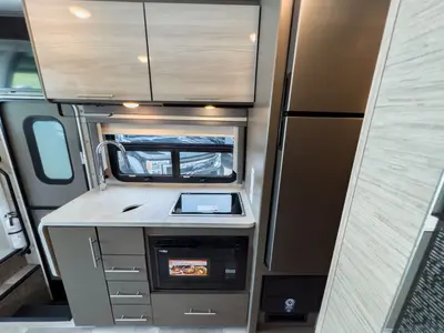 2023 Thor Motor Coach Axis photo 8