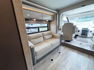 2023 Thor Motor Coach Axis photo 13