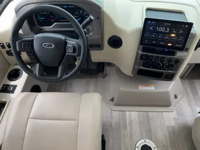 2023 Thor Motor Coach Axis photo 2