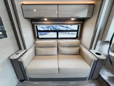 2023 Thor Motor Coach Axis photo 14