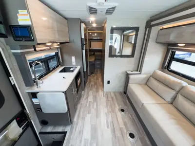 2023 Thor Motor Coach Axis photo 5