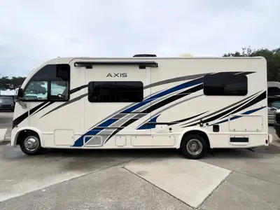 2023 Thor Motor Coach Axis photo 23