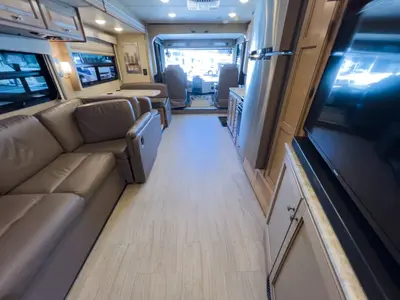 2019 Thor Motor Coach Windsport photo 3