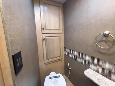 2019 Thor Motor Coach Windsport photo 17