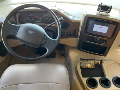 2019 Thor Motor Coach Windsport photo 2