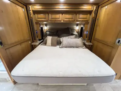 2018 Tiffin Motorhomes Phaeton photo 18