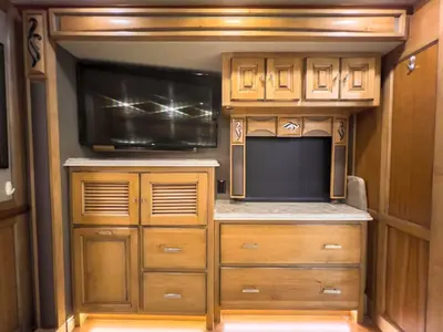 2018 Tiffin Motorhomes Phaeton photo 19