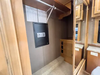 2018 Tiffin Motorhomes Phaeton photo 23