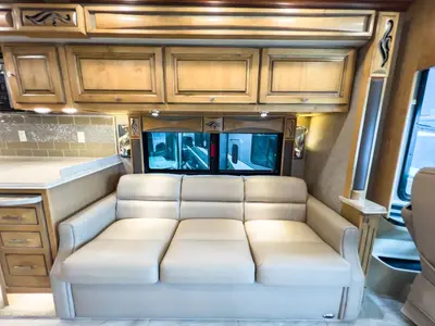 2018 Tiffin Motorhomes Phaeton photo 7