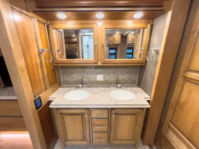 2018 Tiffin Motorhomes Phaeton photo 21
