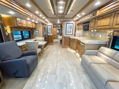 2018 Tiffin Motorhomes Phaeton photo 5