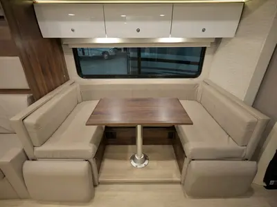 2020 Winnebago Navion photo 17