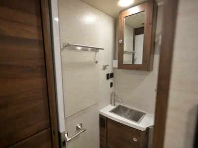 2020 Winnebago Navion photo 25