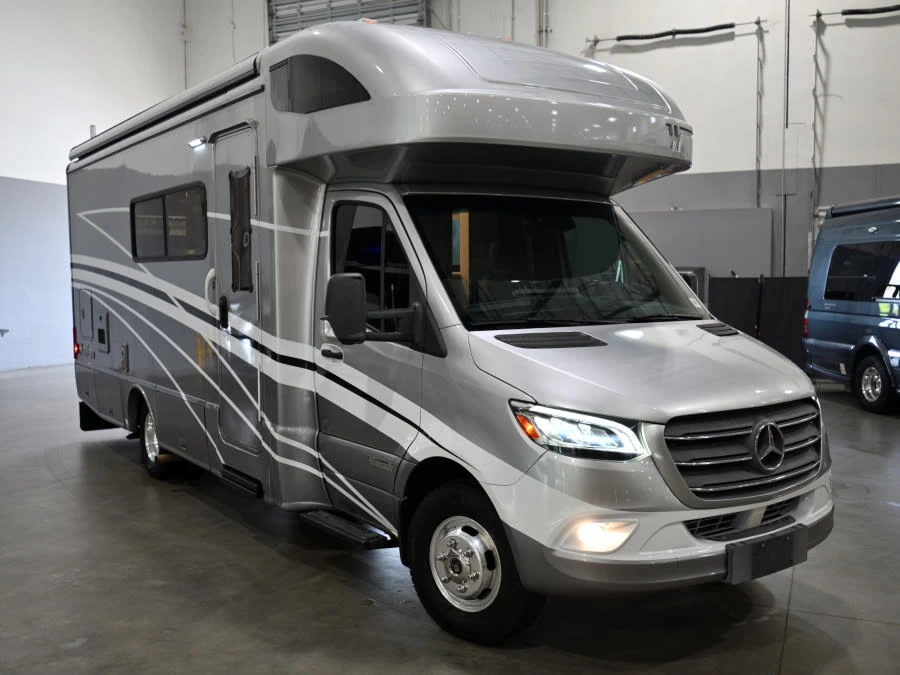 2020 Winnebago Navion exterior
