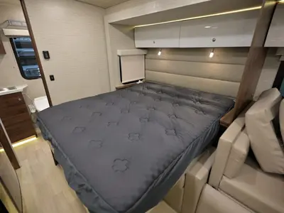 2020 Winnebago Navion photo 20