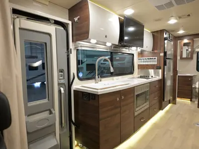 2020 Winnebago Navion photo 6