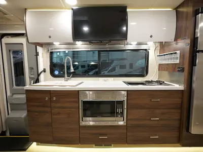 2020 Winnebago Navion photo 7