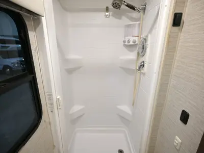2020 Winnebago Navion photo 28