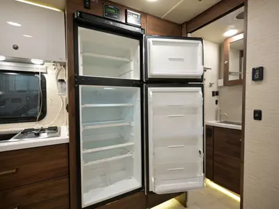 2020 Winnebago Navion photo 15