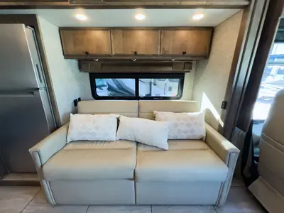 2025 Tiffin Motorhomes Breeze 33BR photo 14
