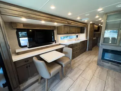 2025 Tiffin Motorhomes Breeze 33BR photo 6