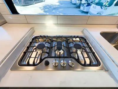 2025 Tiffin Motorhomes Breeze 33BR photo 11
