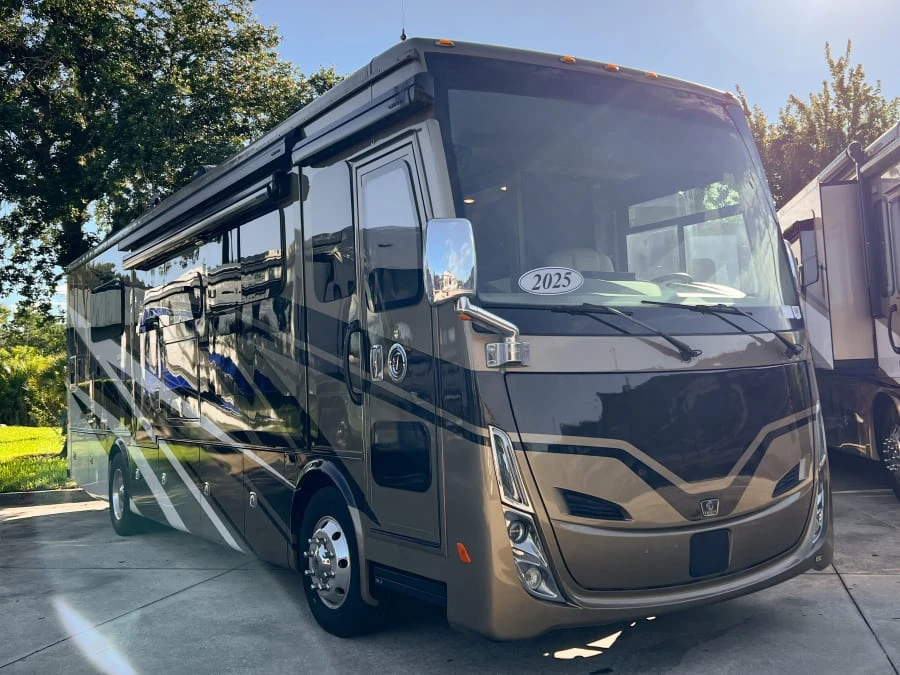 2025 Tiffin Motorhomes Breeze 33BR exterior