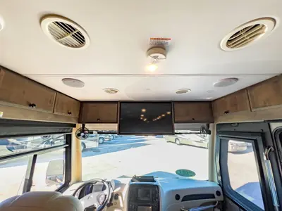 2025 Tiffin Motorhomes Breeze 33BR photo 4