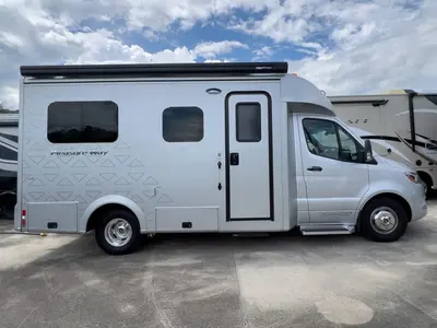 2024 Pleasure Way Plateau XLTS photo 25