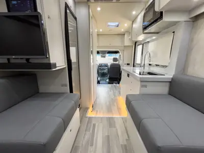 2024 Pleasure Way Plateau XLTS photo 3