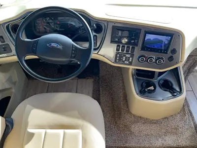 2018 Tiffin Motorhomes Allegro photo 2