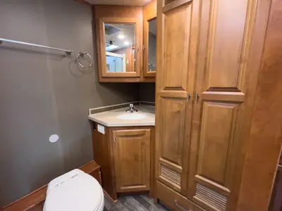 2018 Tiffin Motorhomes Allegro photo 21