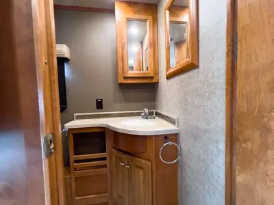 2018 Tiffin Motorhomes Allegro photo 18