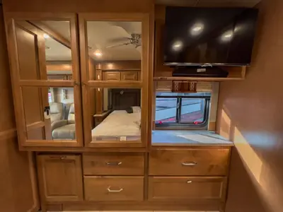2018 Tiffin Motorhomes Allegro photo 20